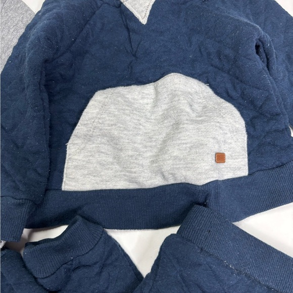 Baby Boy 2 Piece Set Size 12M (Two 2 Piece Sets) - Picture 5 of 7